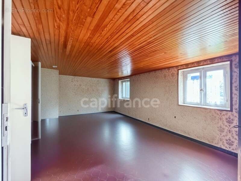 Maison à LE RELECQ-KERHUON