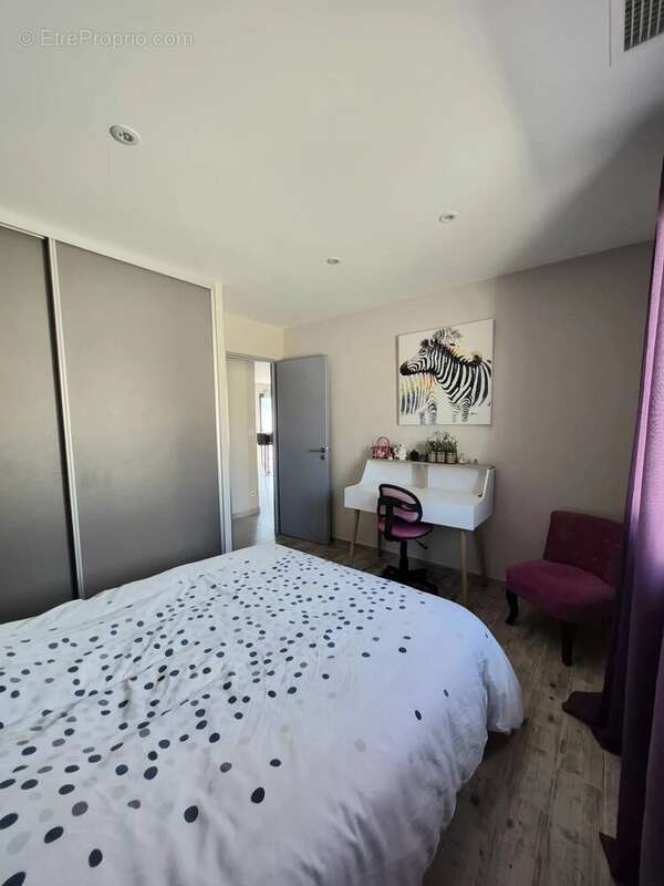Villa de plain-pied avec Garage et Piscine - photo 11