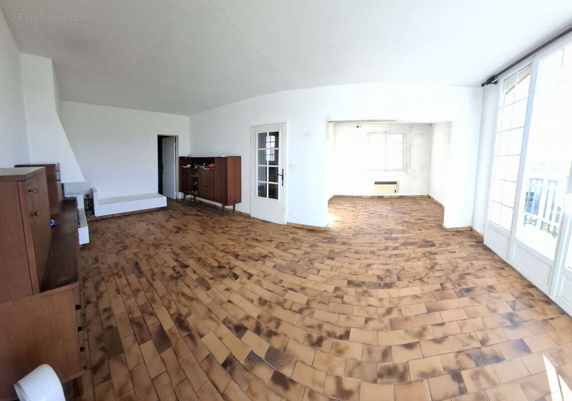 Appartement à SAINT-CYR-SUR-MER