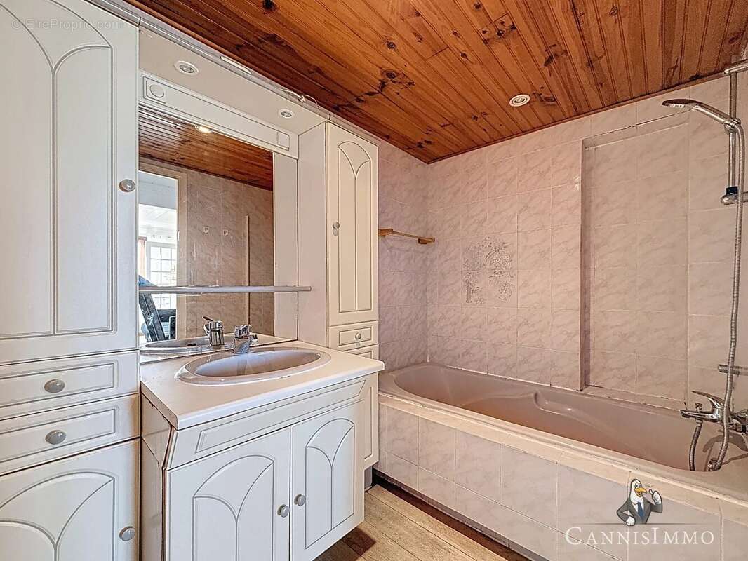 Appartement à MANDELIEU-LA-NAPOULE