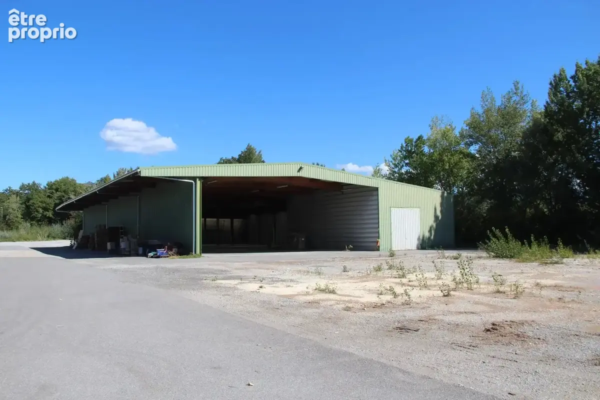 Photo Commerce à Scientrier au prix de 520 000€