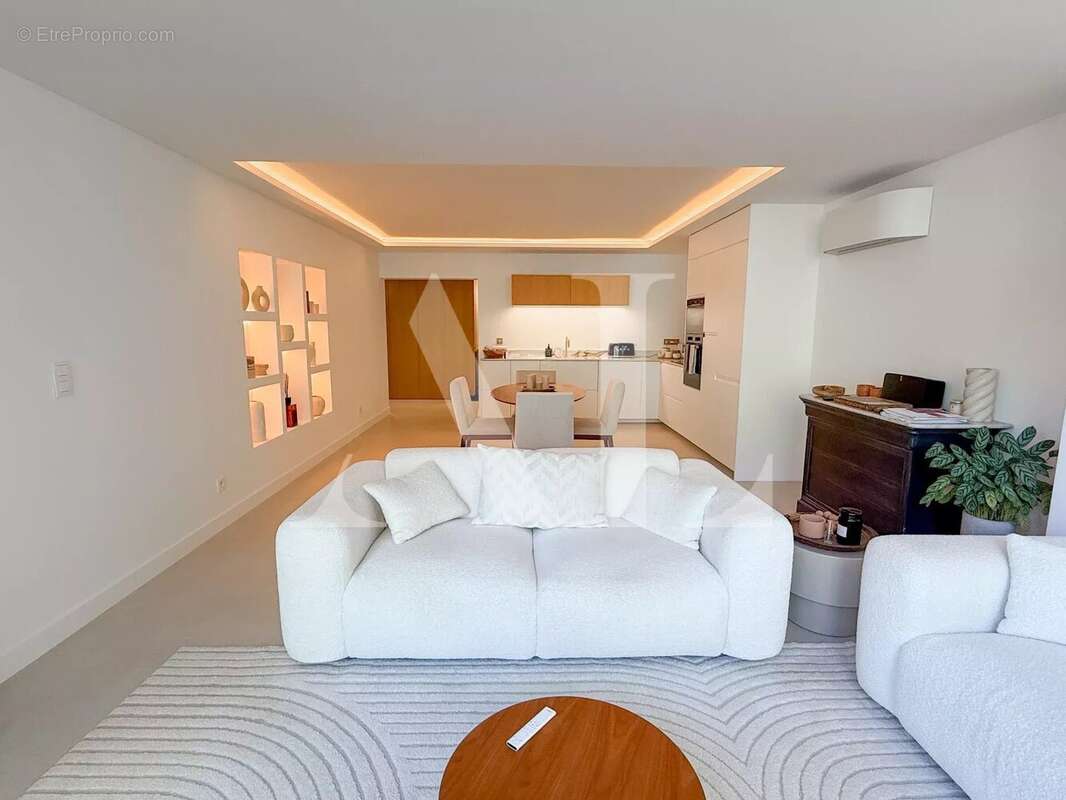 Appartement à VALLAURIS