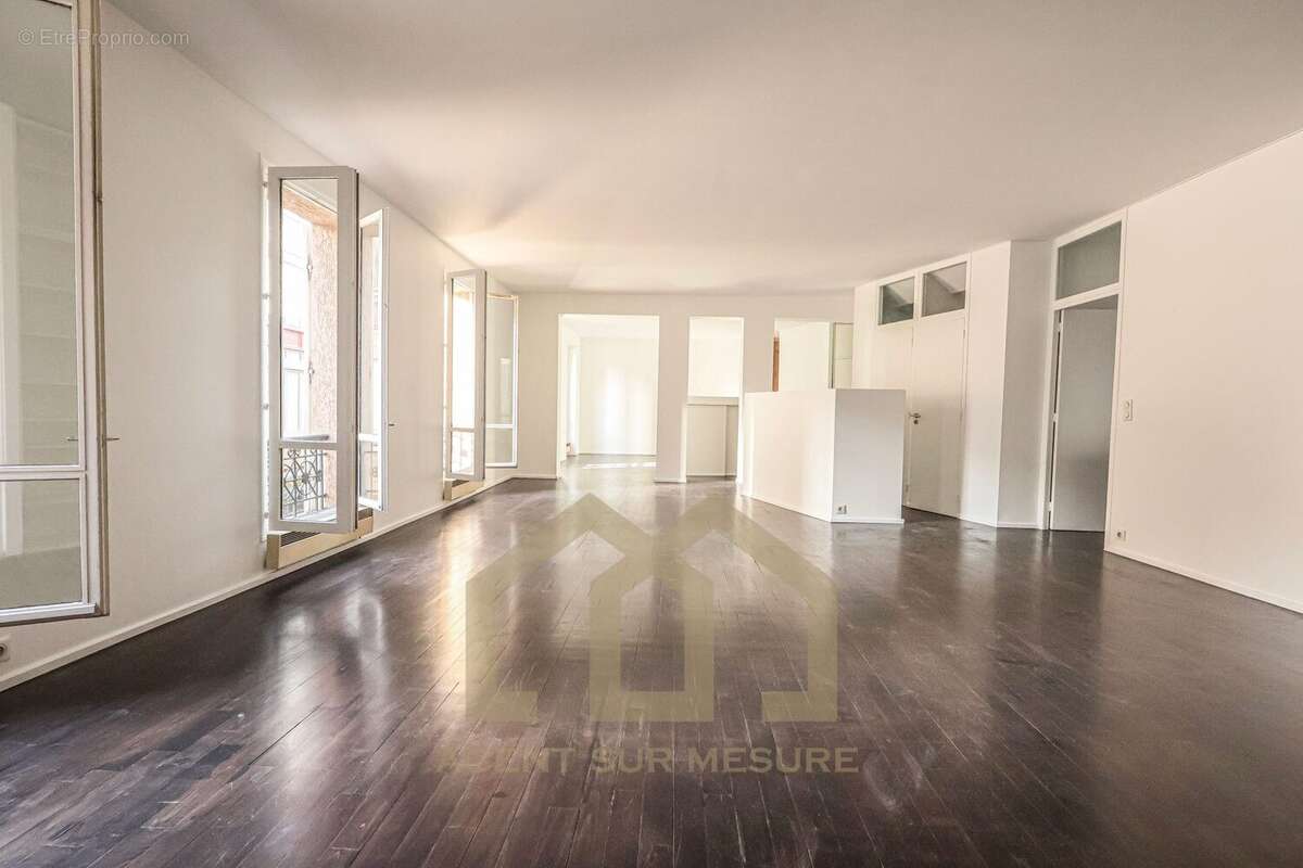 Appartement à PARIS-11E