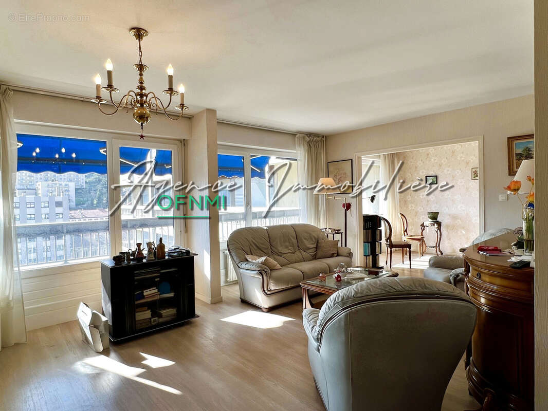 Appartement à SAINT-ETIENNE