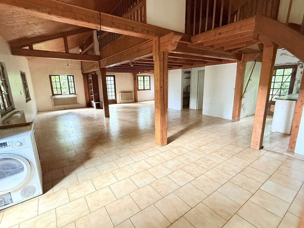 À Vendre   Mas avec Piscine, Écuries et Deux Bâtisses sur Terrain Naturel - photo 9