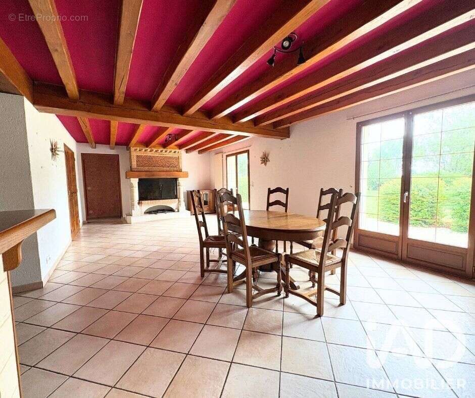 Maison 160 m² à Les Loges  - photo 4