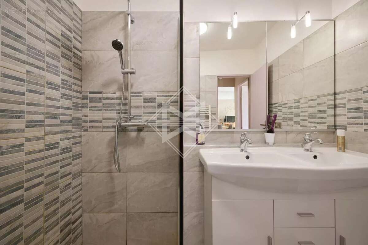 Appartement à VILLENEUVE-LOUBET