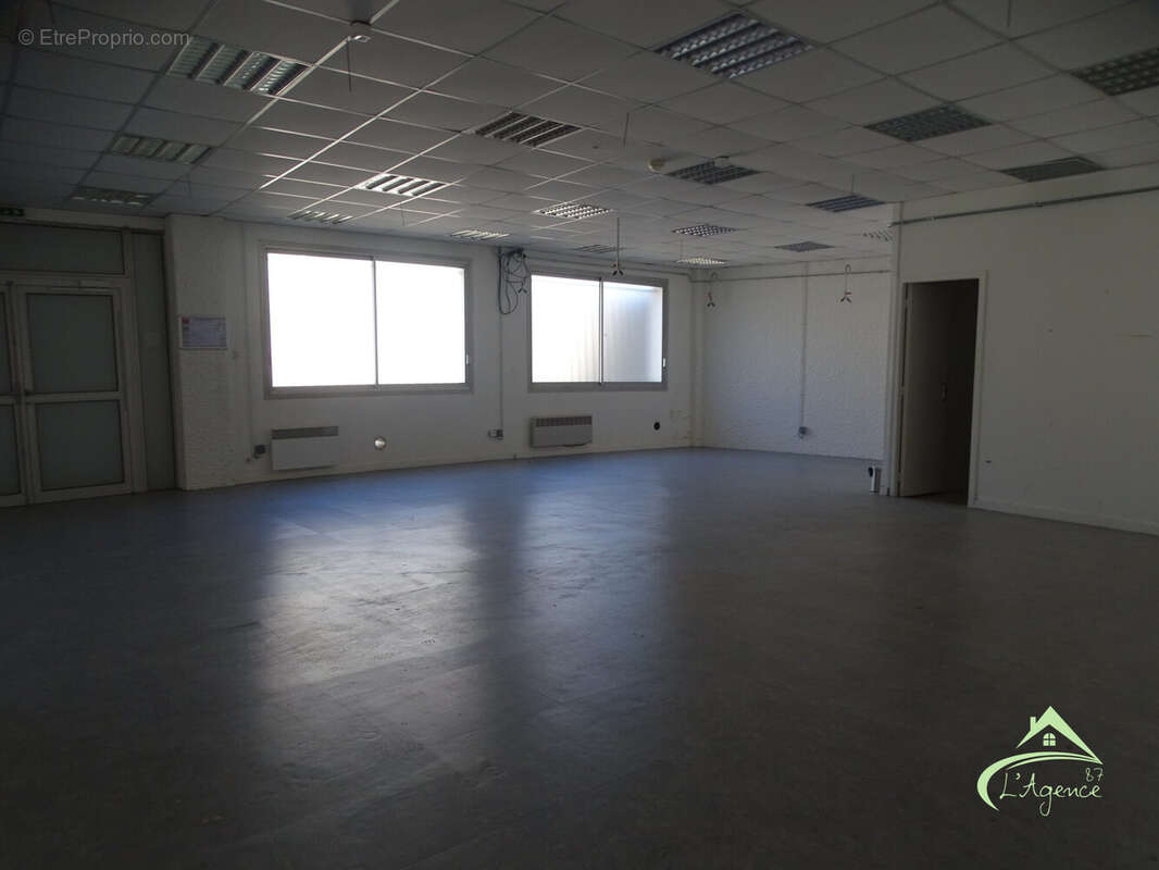 Commerce à SAINT-JUNIEN