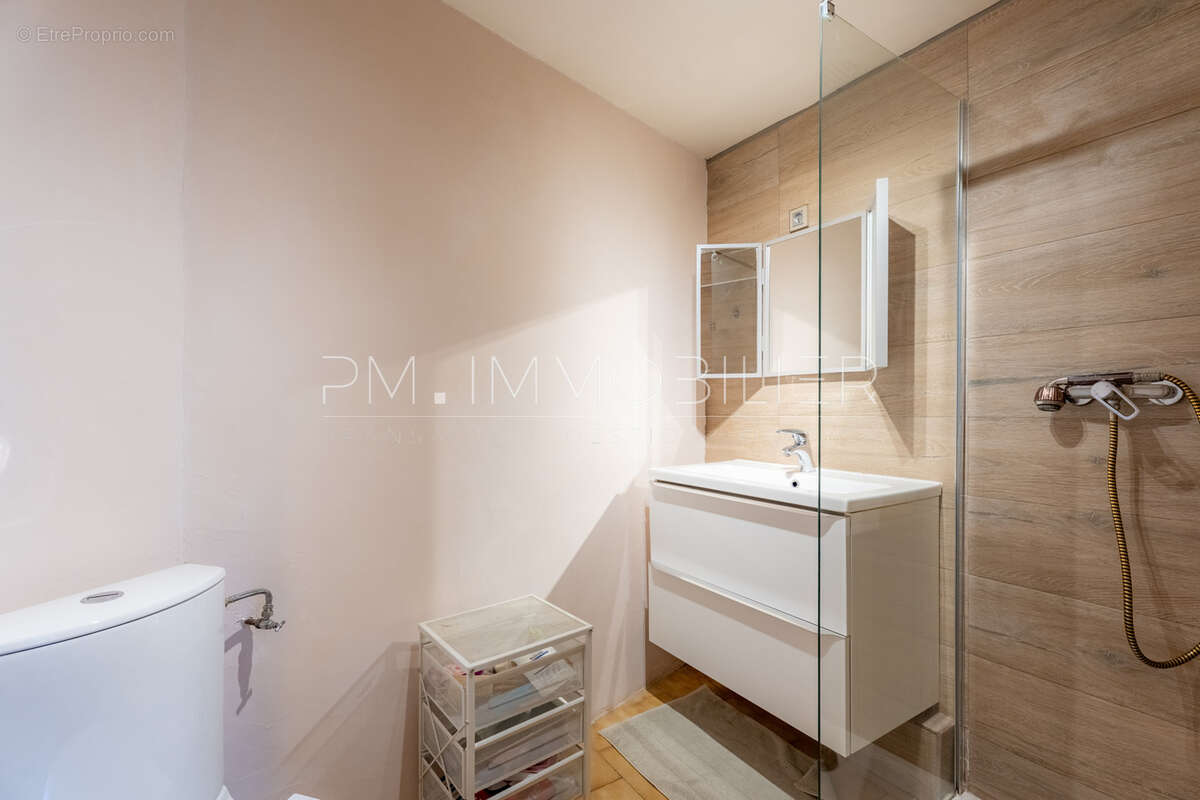 Appartement à MARSEILLE-1E