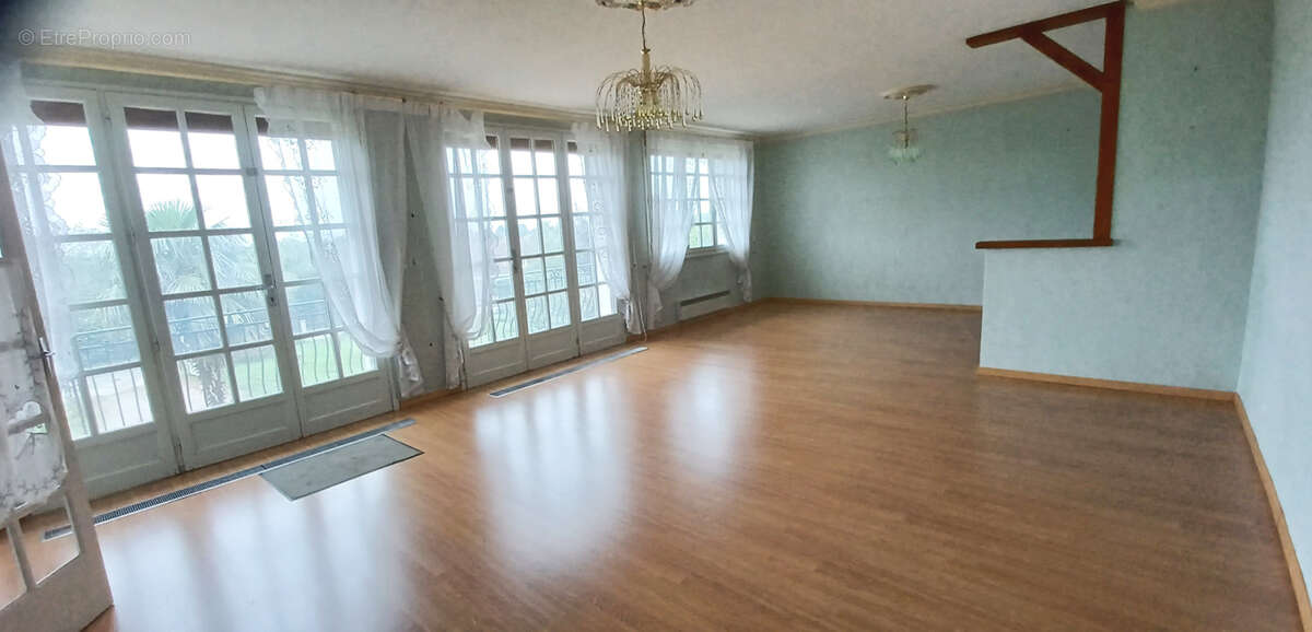 Maison à BOURBON-L&#039;ARCHAMBAULT