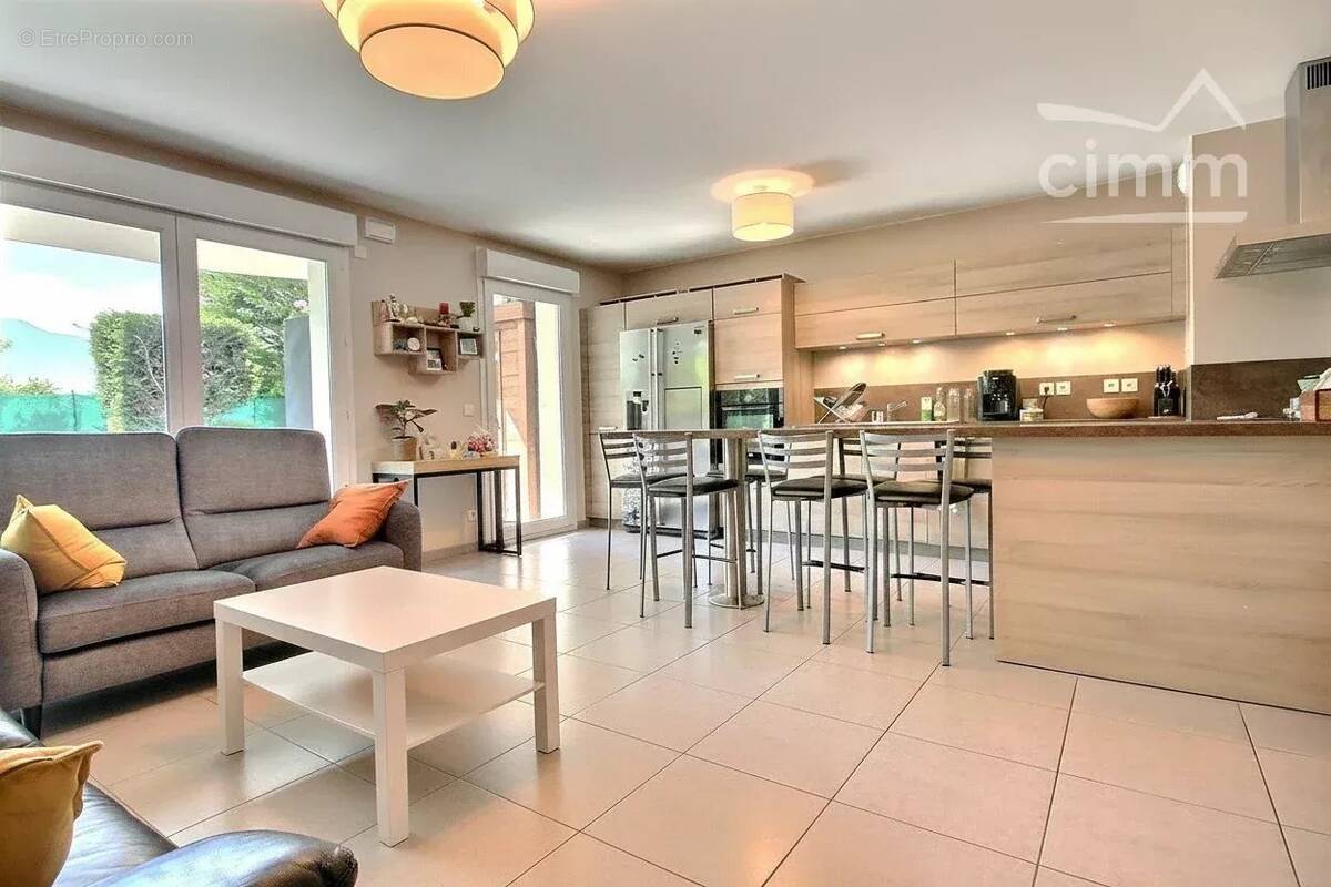 Appartement à MEYLAN