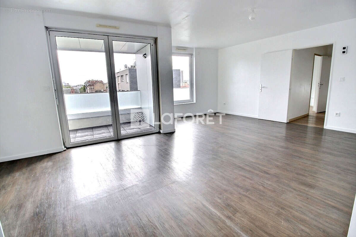 Appartement à GENNEVILLIERS