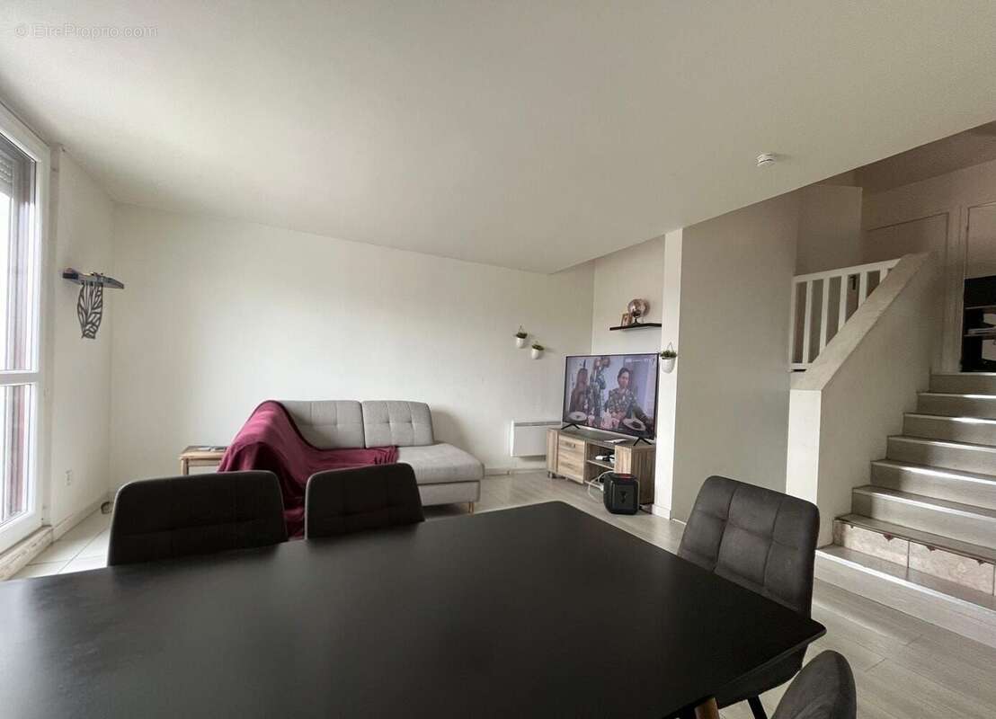 Appartement à COURCOURONNES