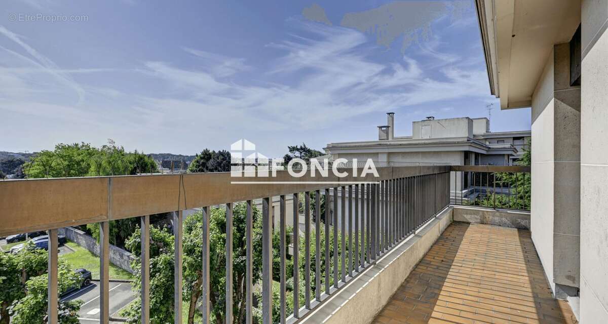 Appartement à BOURG-LA-REINE
