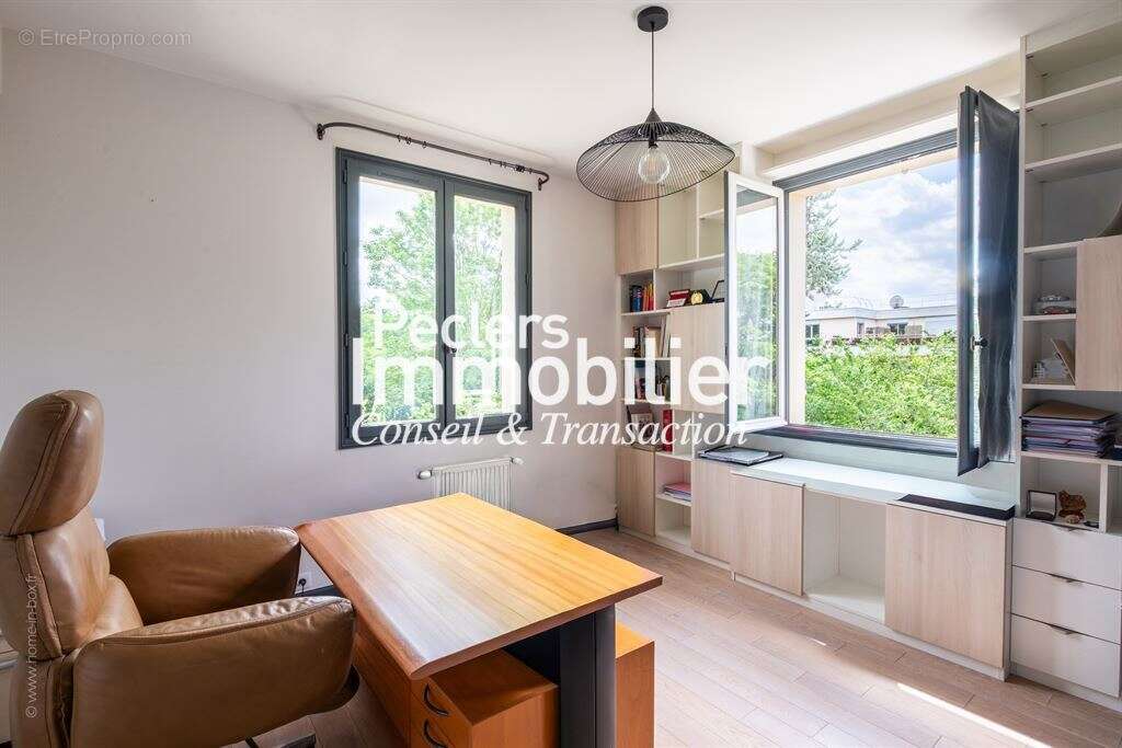 Maison de caractère familiale dans le triangle d'or - photo 12