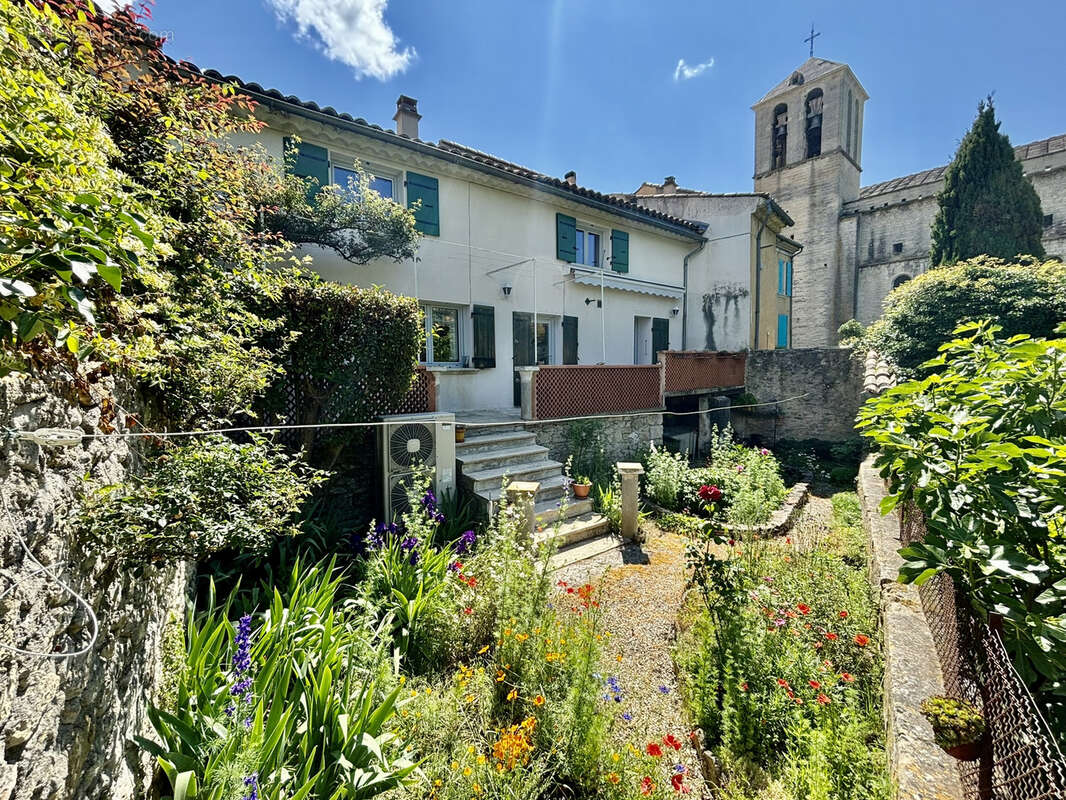 Maison à MALAUCENE