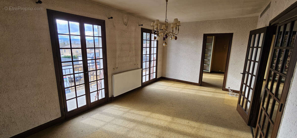 Maison à JASSANS-RIOTTIER