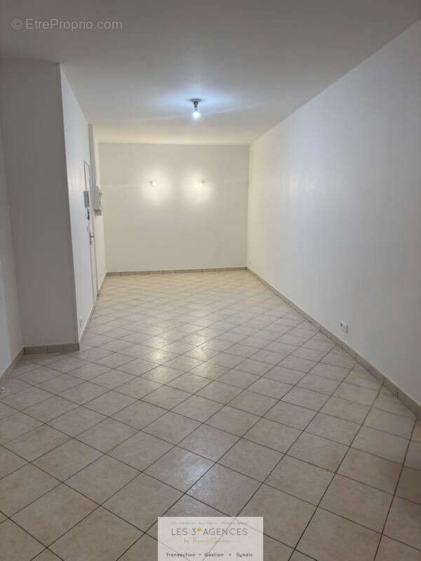 Appartement à COGOLIN