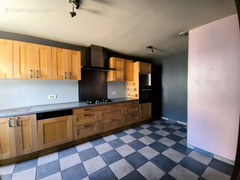 Maison de village 130m² et 62m² de potentiel -3 chambres-Bureau-caves - photo 3