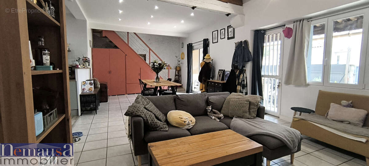 Maison à UCHAUD