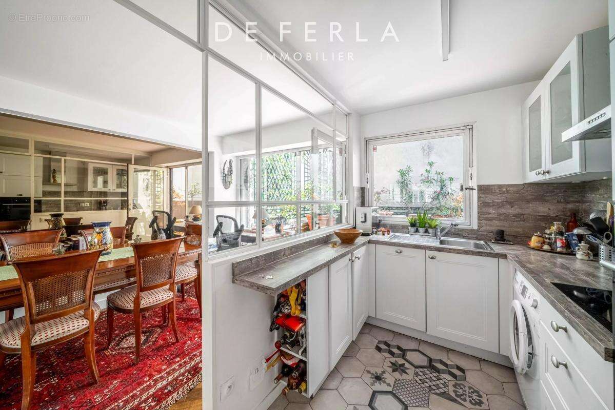 Appartement à PARIS-7E