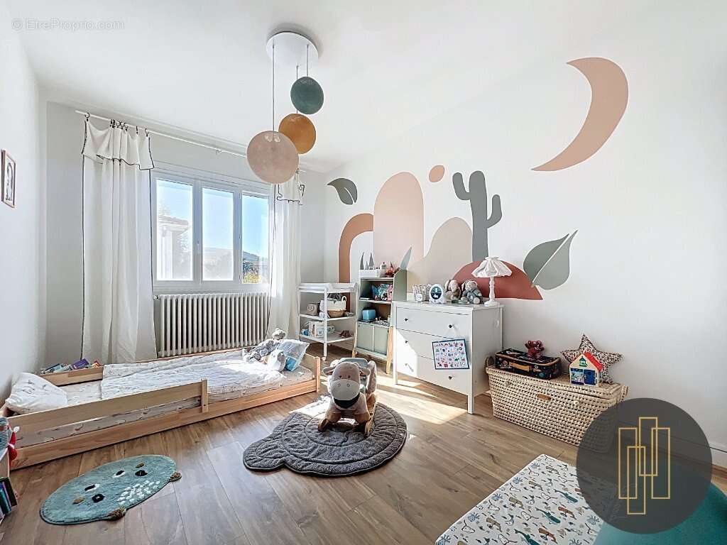 Maison à NEUVILLE-SUR-SAONE