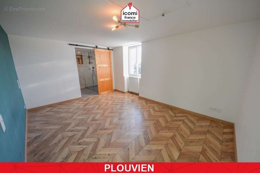 Maison à PLOUVIEN