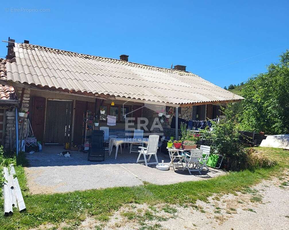 Maison 538m² à saint-geniez - photo 2