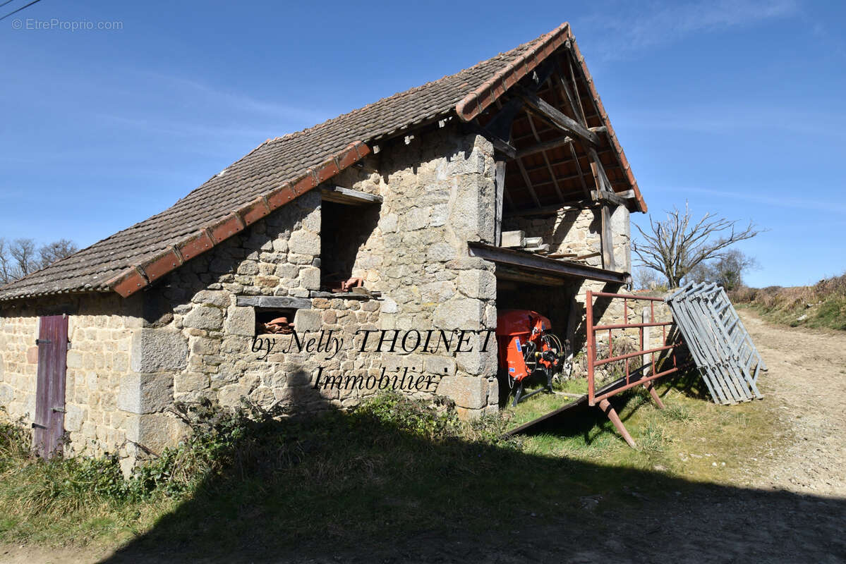 Dépt.23. DONTREIX, ANCIEN CORPS DE FERME en pierre, 7 pièces, dépendances, terrain de 8 774 m2 - photo 20