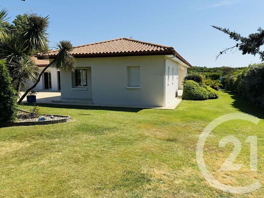 Maison à TALMONT-SAINT-HILAIRE