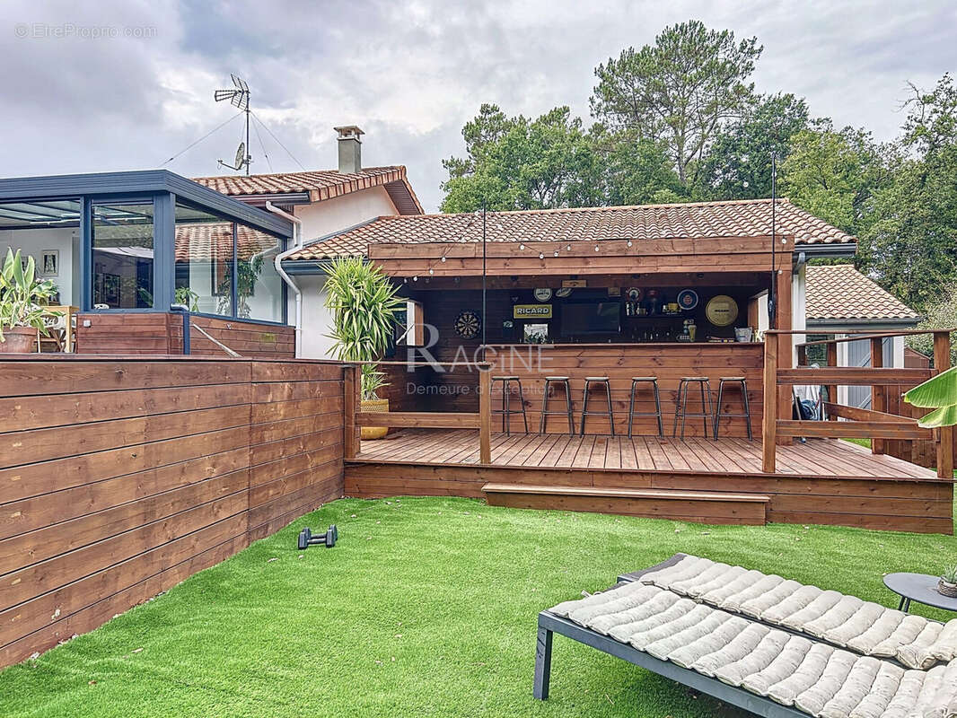 Maison à BASSUSSARRY