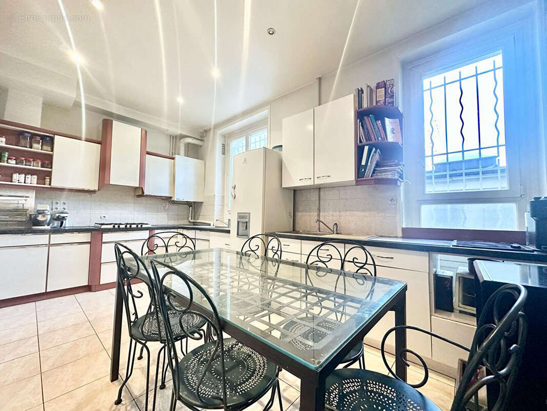 Appartement à PARIS-19E