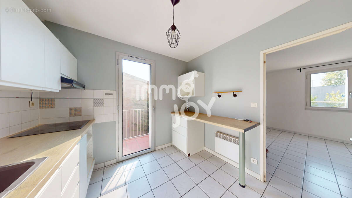 A vendre local d'activité + Appartement - photo 8