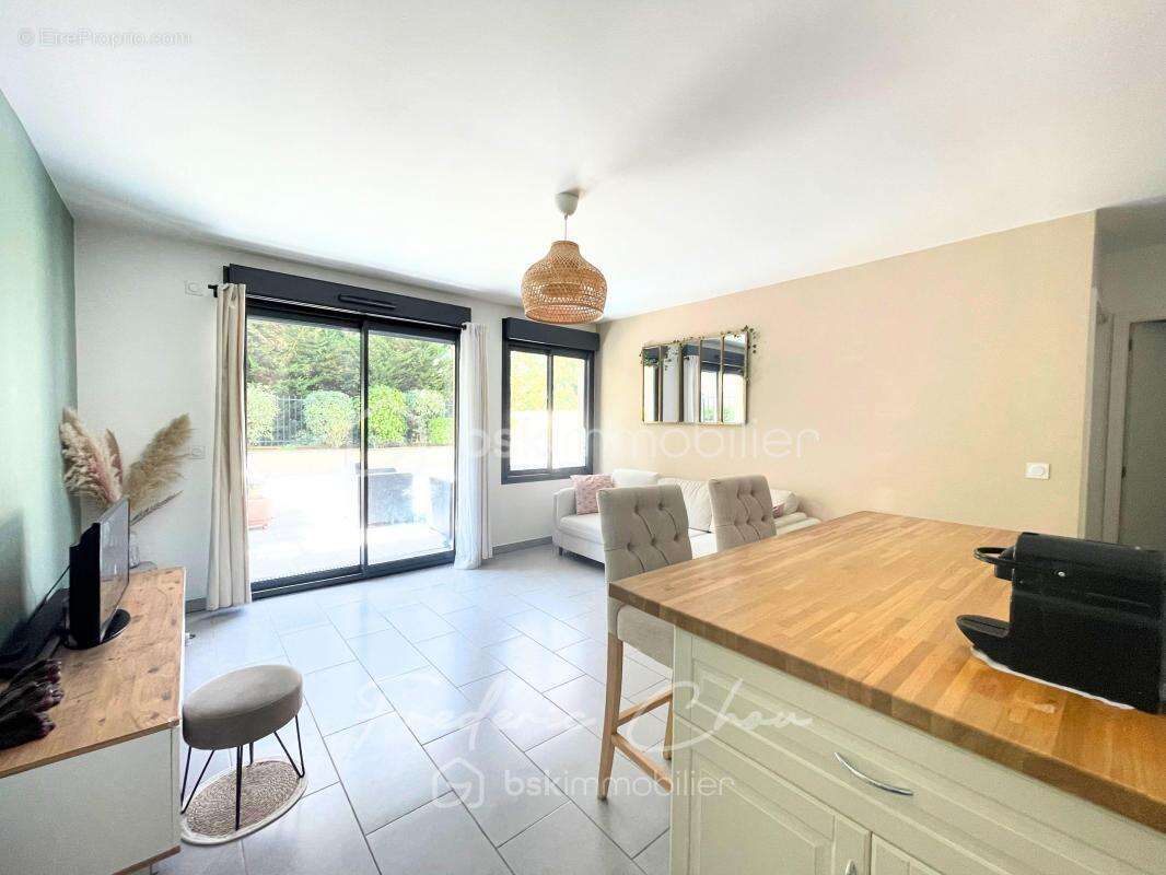 Appartement à VAUJOURS