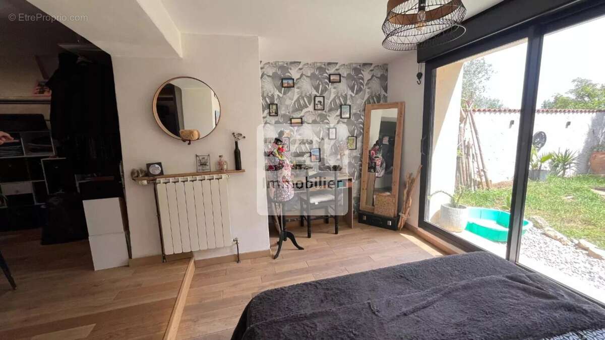 Maison à SUZE-LA-ROUSSE