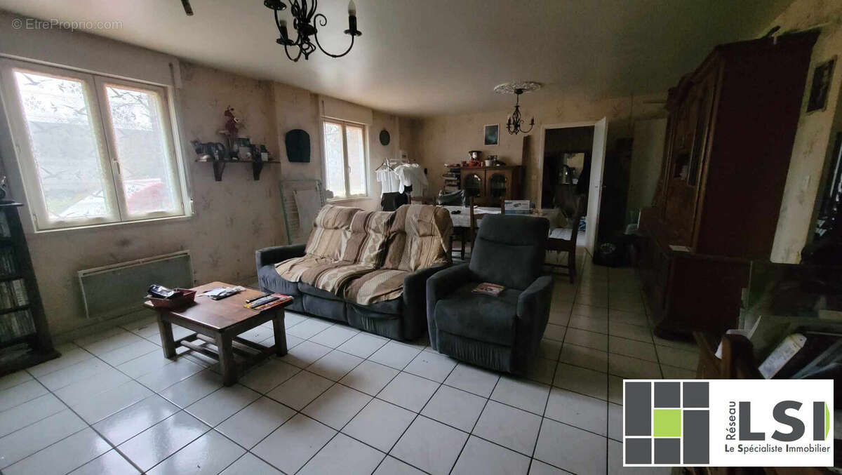 Maison à FERRIERE-LA-GRANDE