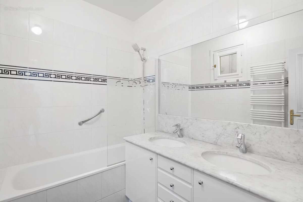 Appartement 190 m² à Paris-16e  - photo 15