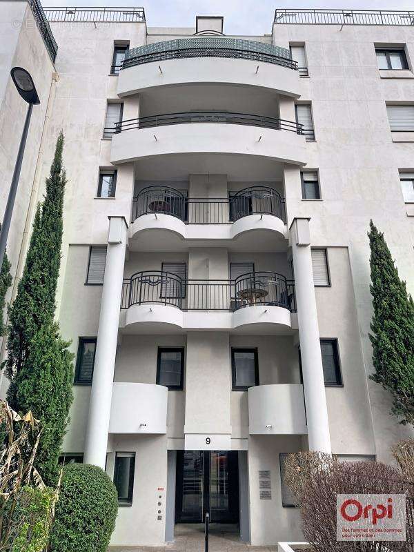 Appartement à ISSY-LES-MOULINEAUX