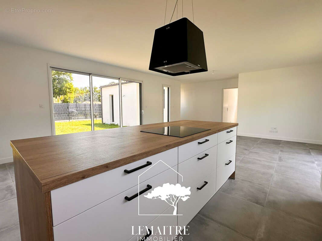 Maison à LES MATHES