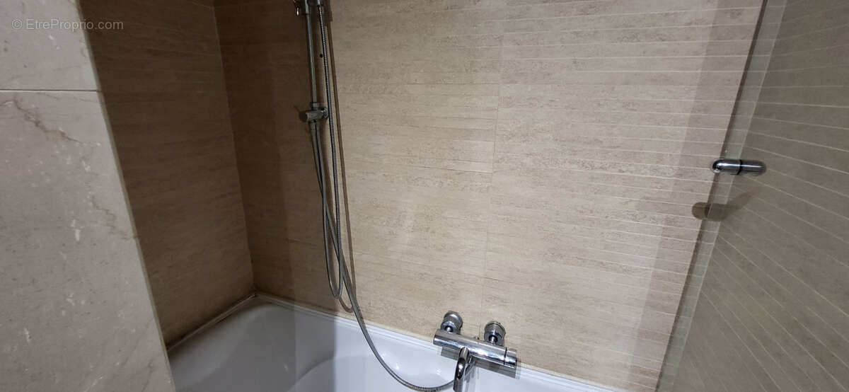 Trés beau 2 pièces de 40 m2 en vente à Marina Baie des Anges - photo 5
