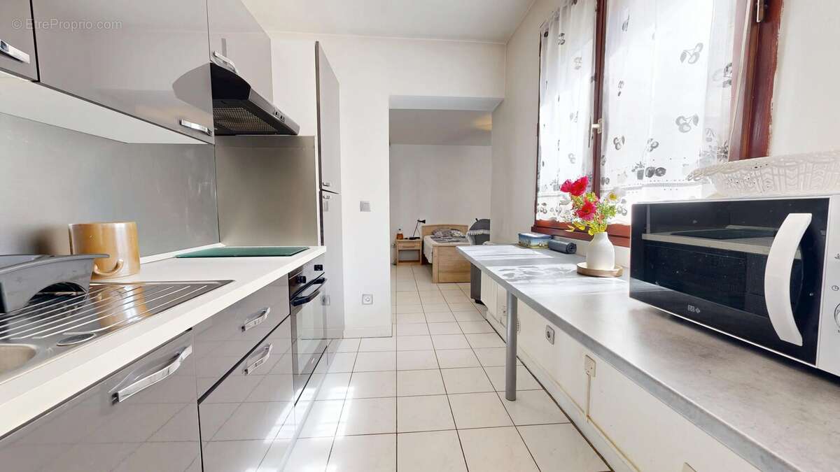 Appartement à LES PAVILLONS-SOUS-BOIS