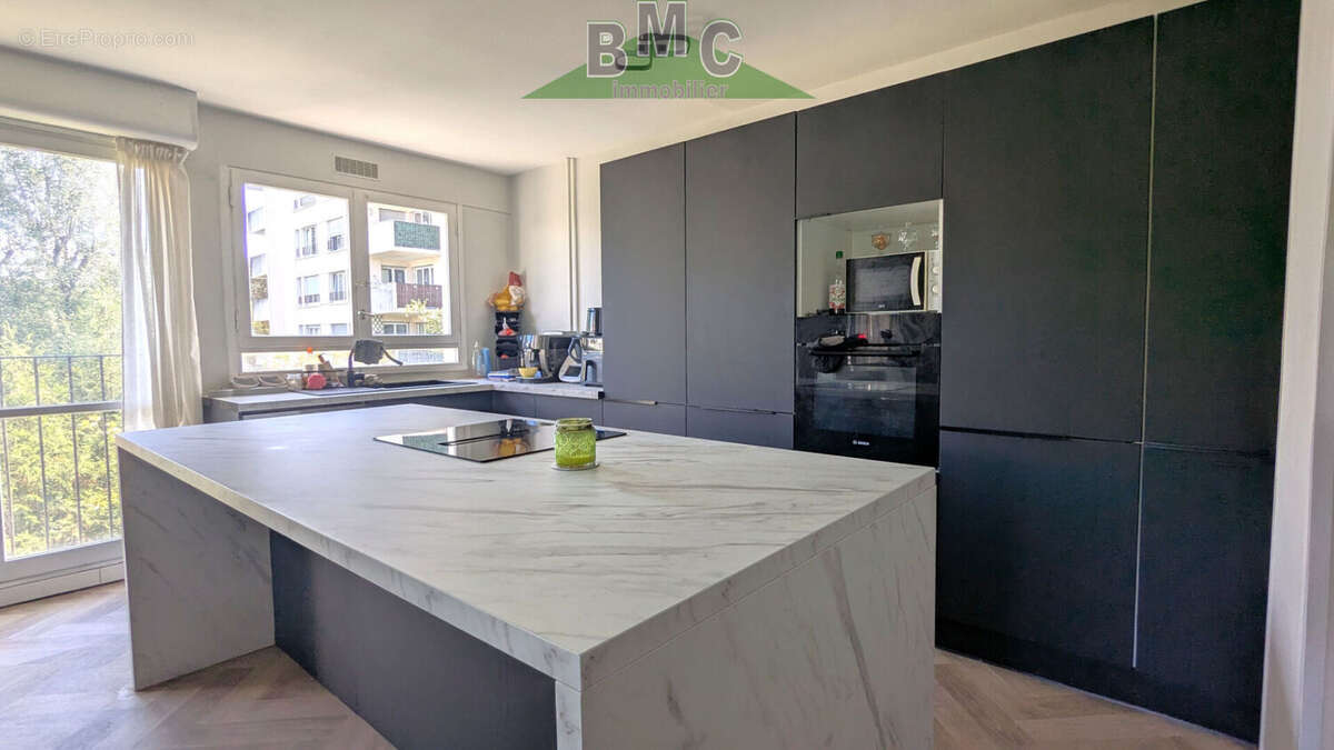 Appartement à LE PLESSIS-BOUCHARD