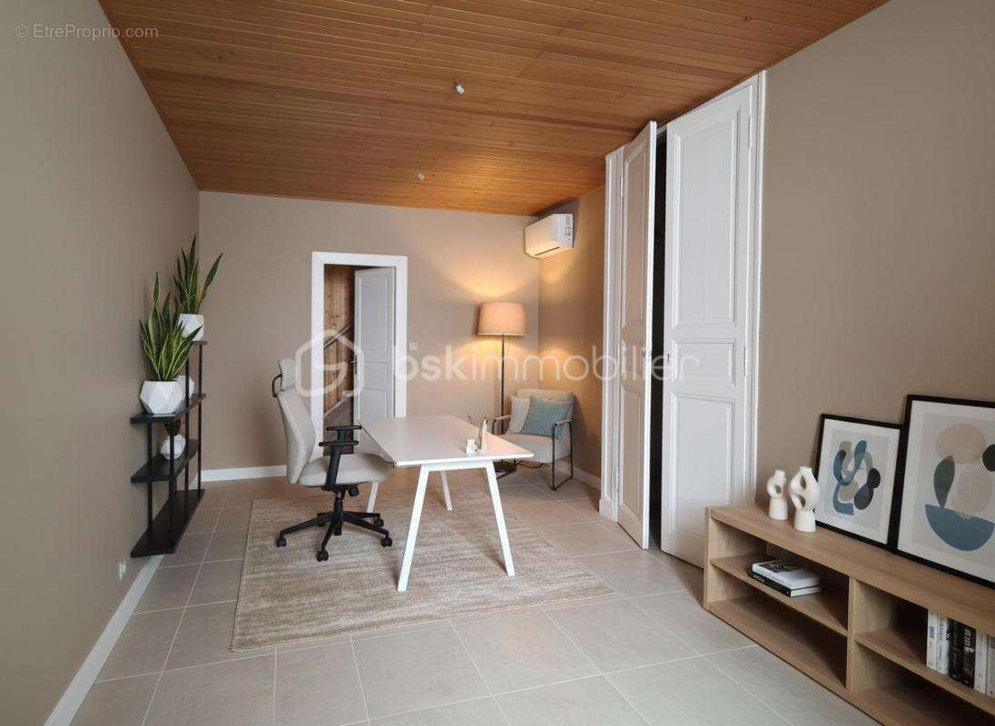Maison de ville de 180 m² à rénover entièrement – Fort potentiel – Sous-sol et combles aménagés - photo 13