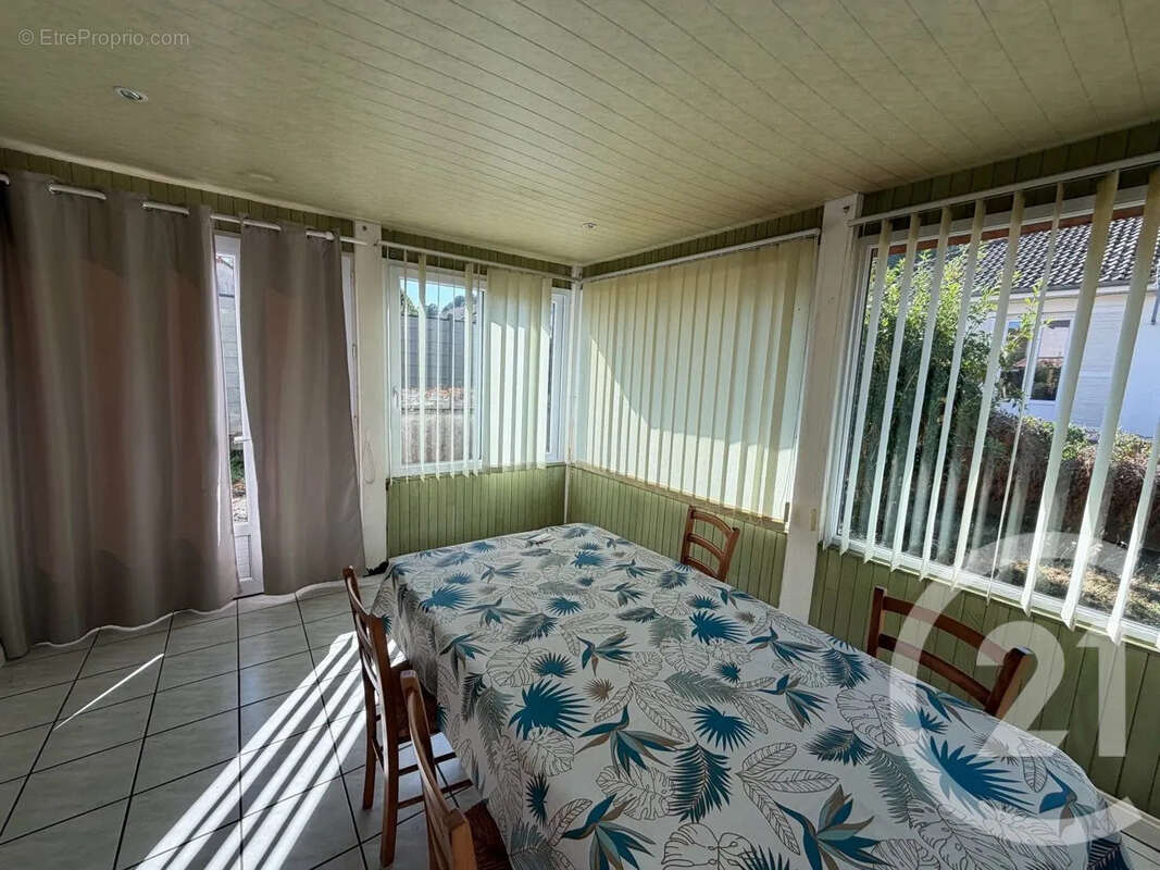 Maison 146 m² à Jussac  - photo 14