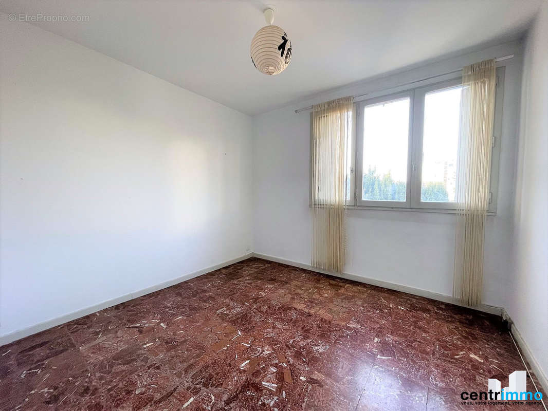 Chambre 1 Centrimmo - Appartement à MONTPELLIER