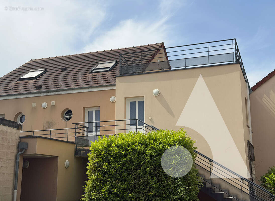 Appartement DUPLEX 3P 60,26 m2 carrez 75m2 habitables Terrasse 50m2 - photo 3