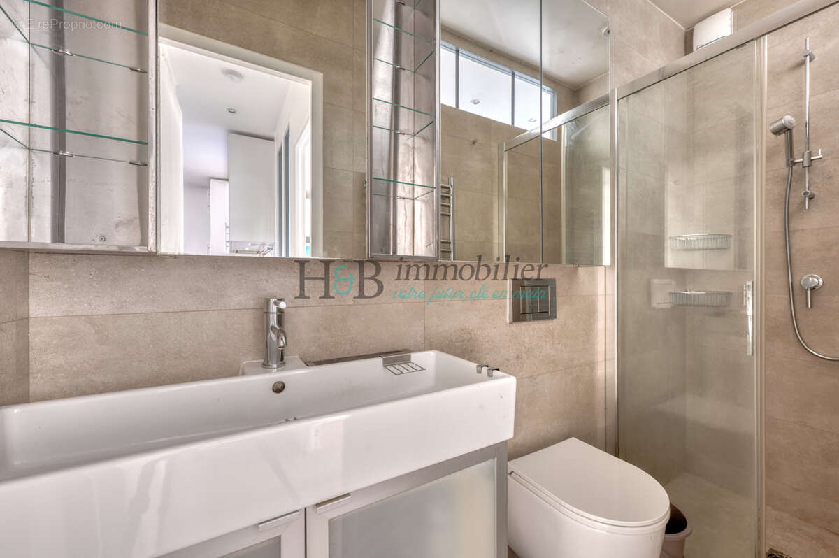 Appartement à PARIS-17E