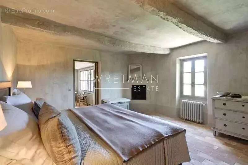 Maison à ROQUEFORT-LES-PINS