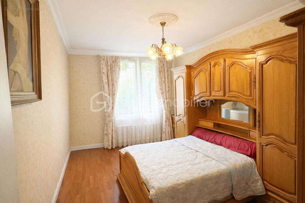 Maison à L'HAY-LES-ROSES