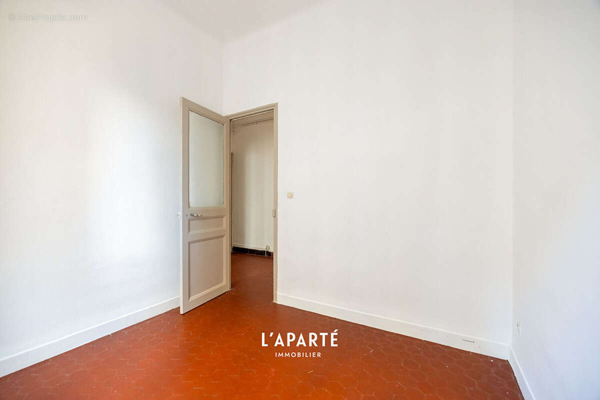 Appartement à MARSEILLE-1E